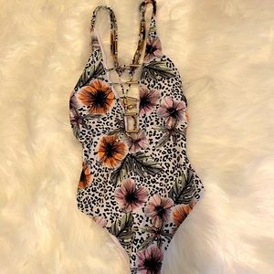 XS. Tini Bikini. One Piece. Floral.